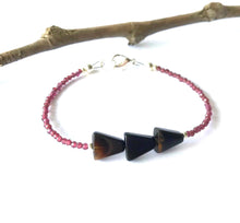 Load image into Gallery viewer, Geometric Onyx with Garnet