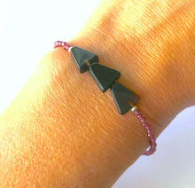 Load image into Gallery viewer, Geometric Onyx with Garnet