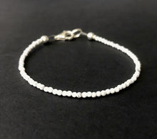 Load image into Gallery viewer, Howlite Stone Bracelet