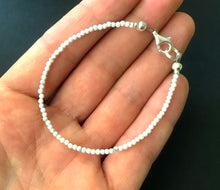 Load image into Gallery viewer, Howlite Stone Bracelet