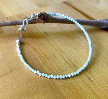 Load image into Gallery viewer, Howlite Stone Bracelet