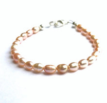 Load image into Gallery viewer, Freshwater Pearl Bracelet