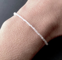 Load image into Gallery viewer, Quartz Stretch Bracelet