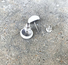 Load image into Gallery viewer, White Jade Earrings