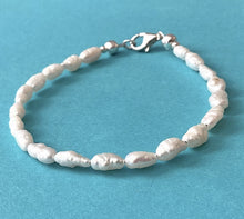 Load image into Gallery viewer, Freshwater Pearl Bracelet