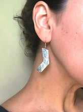 Load image into Gallery viewer, Geometric Hammered Silver