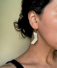 Load image into Gallery viewer, Geometric Hammered Silver