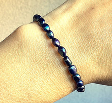 Load image into Gallery viewer, Black Pearl Bracelet
