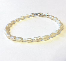Load image into Gallery viewer, Freshwater Pearl Bracelet
