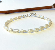 Load image into Gallery viewer, Freshwater Pearl Bracelet
